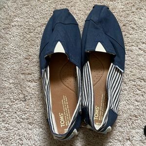 Navy blue Toms